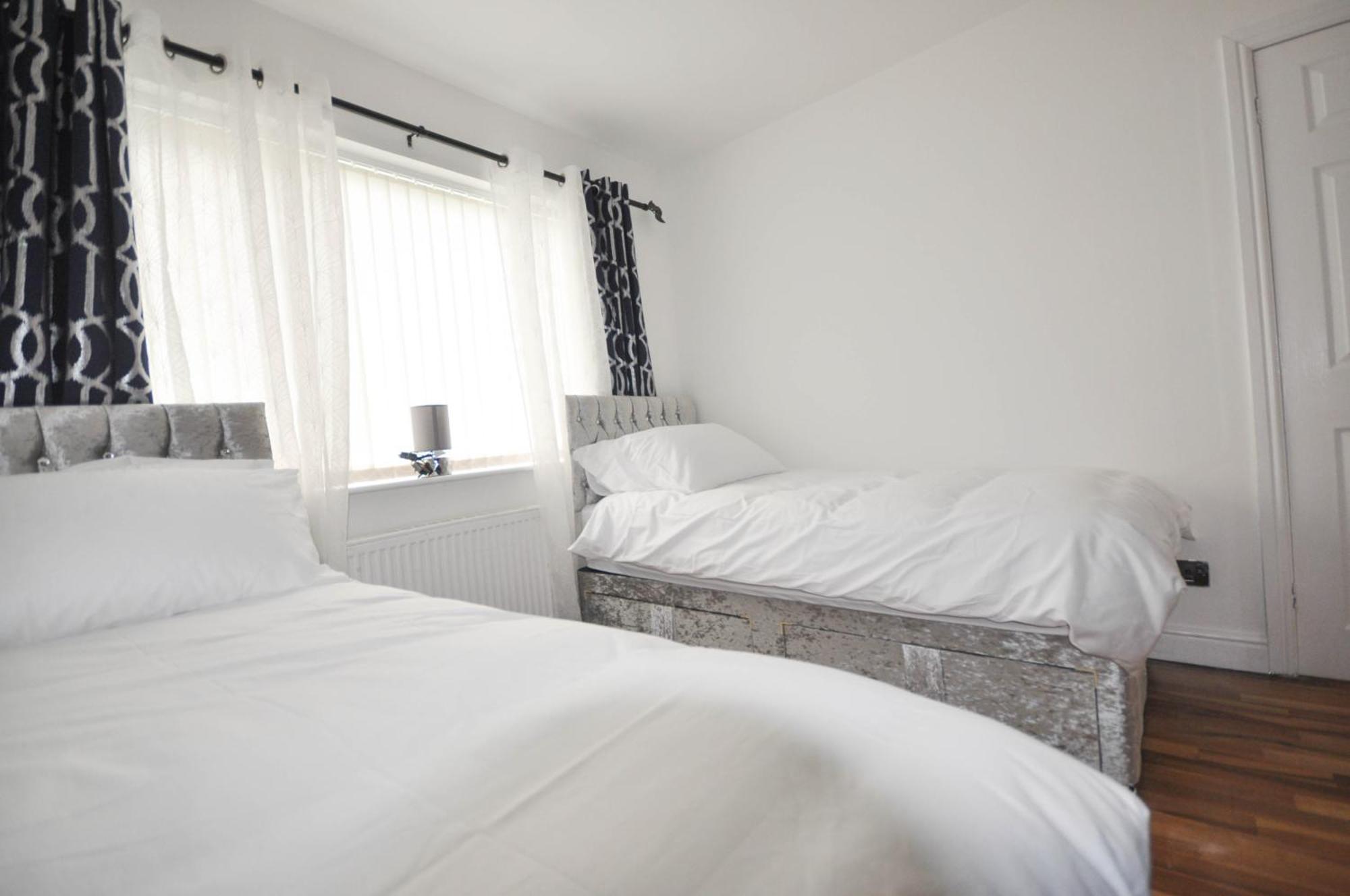Modern 2 Bed Apartment Luton (Bedfordshire) Exterior foto