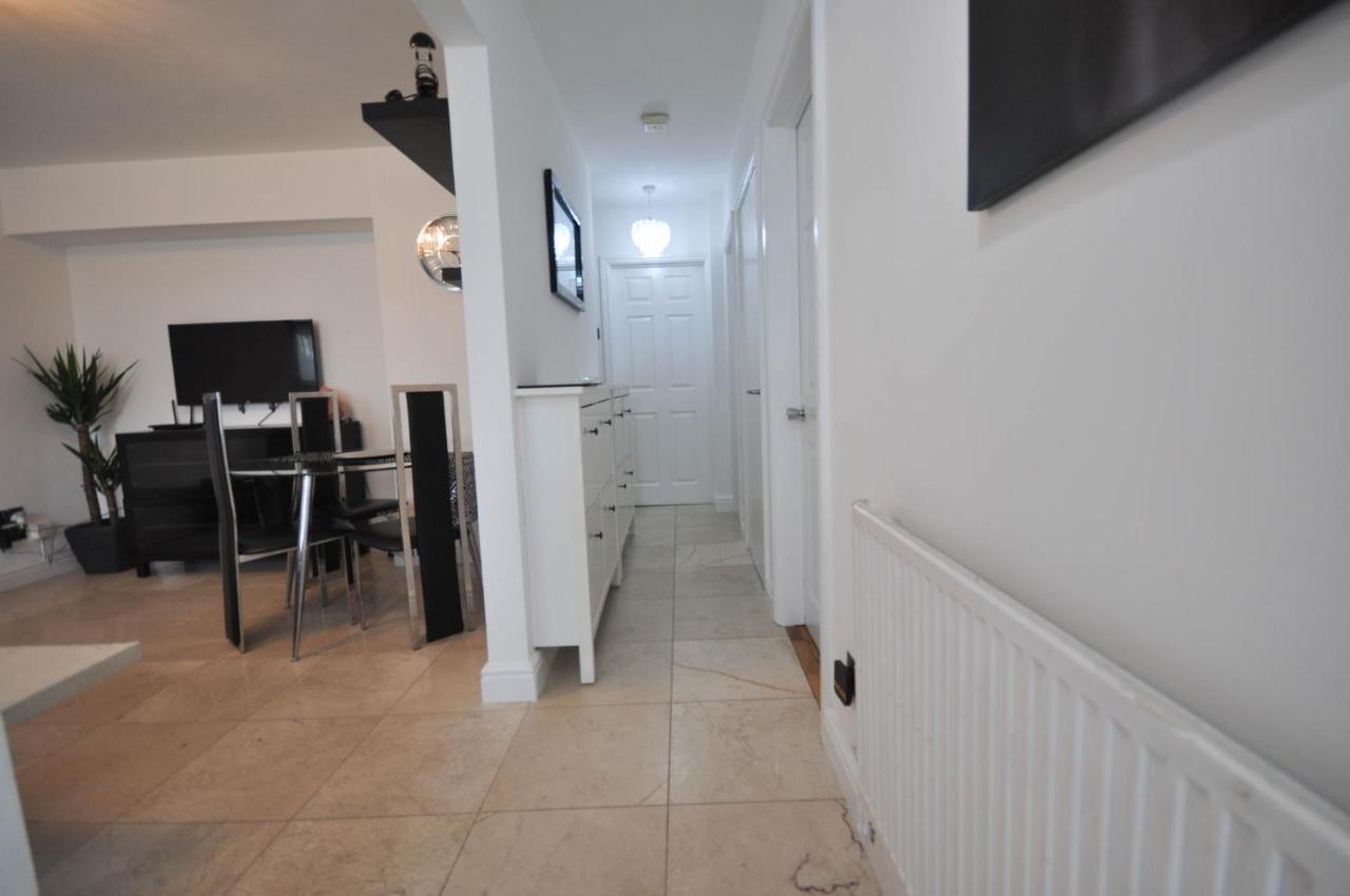 Modern 2 Bed Apartment Luton (Bedfordshire) Exterior foto
