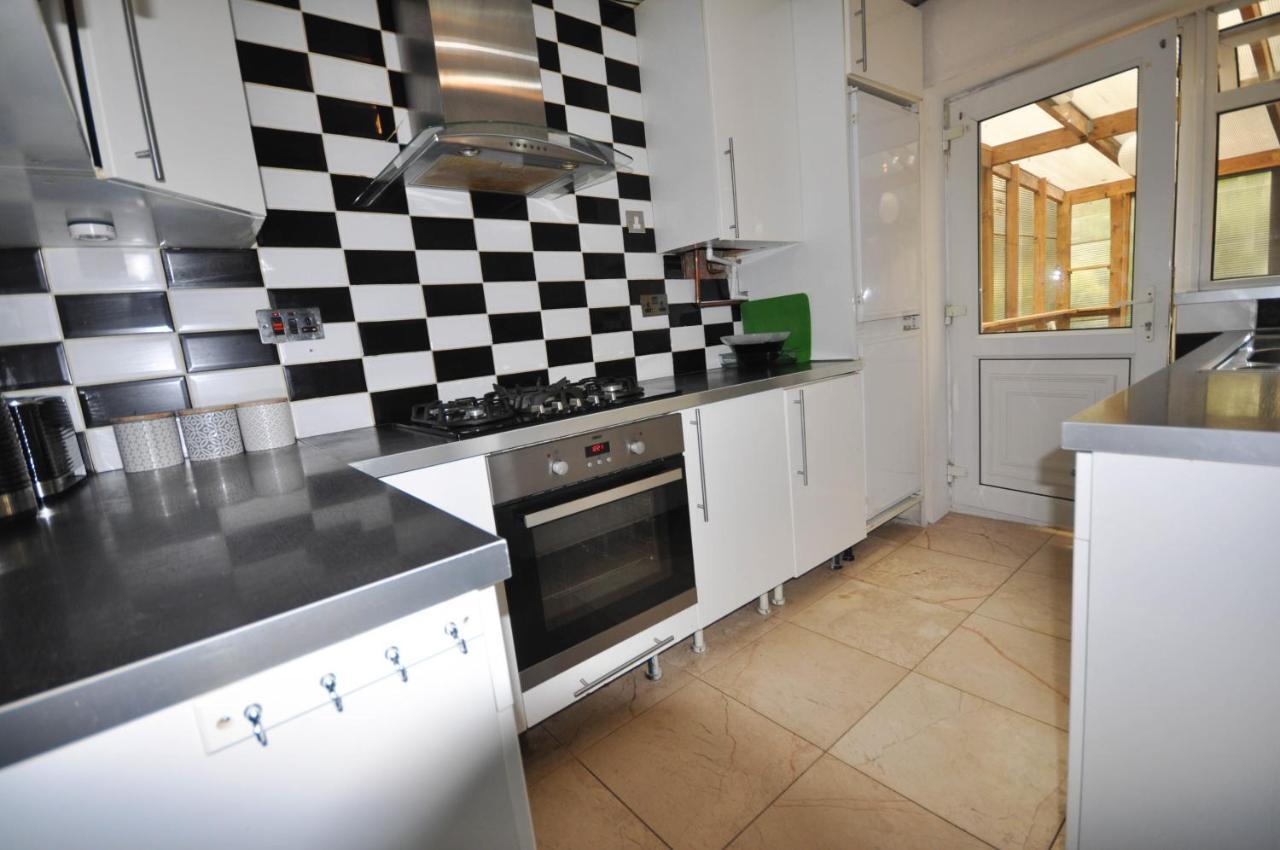 Modern 2 Bed Apartment Luton (Bedfordshire) Exterior foto