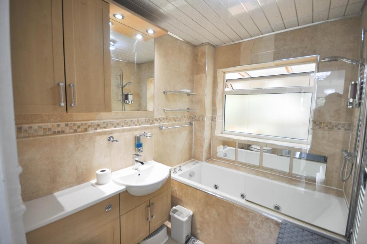 Modern 2 Bed Apartment Luton (Bedfordshire) Exterior foto